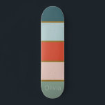 Skateboard Bande rétro<br><div class="desc">Design à rayures verticales d'inspiration rétro dans les tons turquoises et sauge avec orange, rose doux et or. Entièrement personnalisable avec votre nom, initiales ou monogramme.</div>