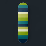 Skateboard Bandes irrégulières 02<br><div class="desc">Un skateboard avec un design irrégulier et attrayant,  rayé dans des couleurs harmonieuses.</div>