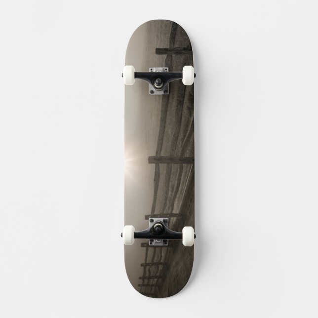 Skateboard Barrière et rayon de soleil par le brouillard près (Recto)