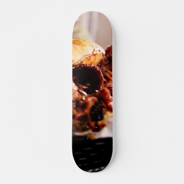 Skateboard BBQ Brisket Sandwich (Devant)