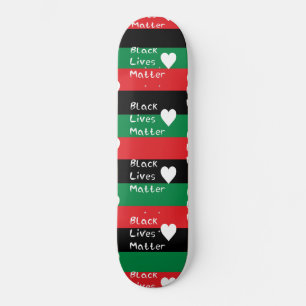 Skateboard Black Lives Matter drapeau panafricain Coeur blanc