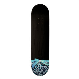 Skateboard Bleu empreinte de léopard ruban arc graphique