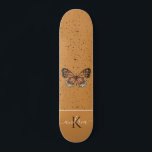 Skateboard Boho Butterfly Orange Grunge Nom Joli<br><div class="desc">Ce skateboard cool avec illustration de papillon boho,  nom personnalisé & monogramme ferait un cadeau merveilleux pour quelqu'un qui est dans le skateboard! Ajoutez facilement le nom et l'initiale souhaités en cliquant sur l'option "personnaliser ce modèle".</div>