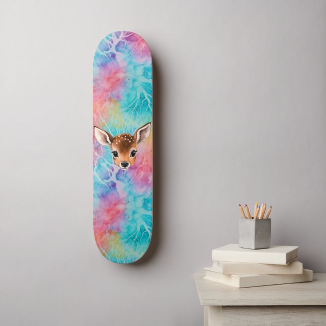 Skateboard Bouteille d'eau de bébé cerf qui regarde (Art mural)