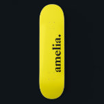 Skateboard Canary Jaune Couleur Solide Nom élégant<br><div class="desc">Couleur uni jaune canari | Personnaliser le nom personnalisé,  élégant et minimaliste</div>