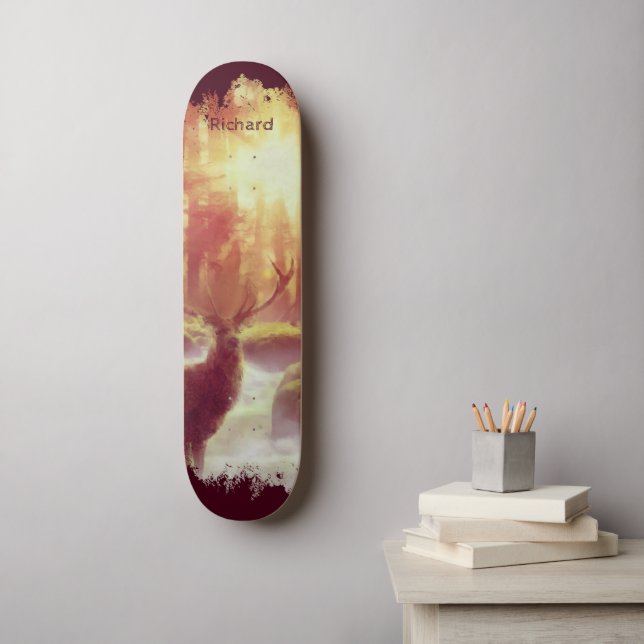 Skateboard Cerf dans une forêt brumeuse au lever doré du sole (Art mural)