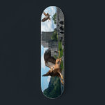 Skateboard Château médiéval animal mythologique de Griffin<br><div class="desc">Cette conception peut être personnalisée en choisissant l'option customiser pour ajouter du texte ou apporter d'autres modifications. Si ce produit a la possibilité de transférer la conception à un autre article, veuillez vous assurer d'ajuster la conception en fonction des besoins. Communiquez avec moi à colorflowcreations@gmail.com si vous désirez obtenir ce...</div>