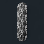 Skateboard Chats Camouflés Gris Motif Chats Kitty Gris Camo<br><div class="desc">Amoureux des chats Skateboard. Motif de camouflage gris avec chats et chatons mignons,  drôles et cool. Visitez le Doodle World de Jenn pour encore plus de produits avec ce design original de chats,  ainsi que plus de cadeaux thématiques pour animaux de compagnie.</div>