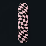 Skateboard Chèques roses noires rétro déformés À damiers<br><div class="desc">Retro psychedelic moderne à damiers skateboard</div>