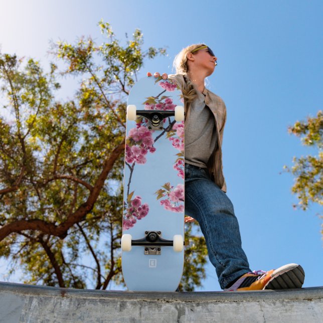 Skateboard Cherry Blossom par Evlear (Extérieur 1)