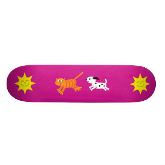 Skateboard Chien mignon de bande dessinée chassant la planche