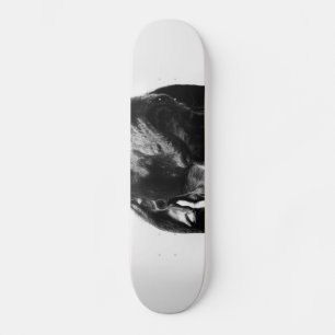 Skateboard chien royal bw