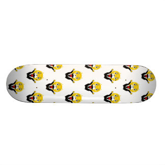 Skateboard chien yoctero heureux