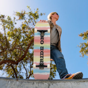 Skateboard Circuler Sur Bleu Rose Yellow Aquarelle Rayures