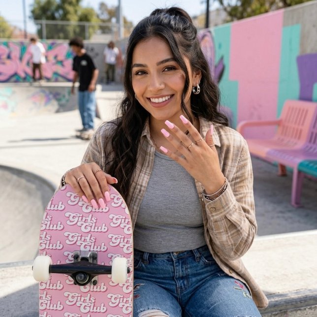 Skateboard Club de filles (Créateur téléchargé)