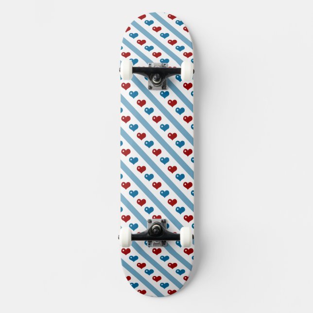 Skateboard Coeurs blancs et bleus rouges et rayures diagonale (Recto)