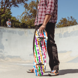 Skateboard Conception Abstraite Irrégulière Colorée Blanche