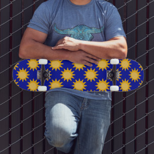 Skateboard Conception de motif de soleil ensoleillé sur fond 