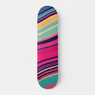 Skateboard Conception de vagues rayées abstraites colorées