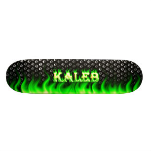 Skateboard Conception verte du feu de Kaleb et de planche à