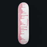 Skateboard Cool Glam rose étincelle Parties scintillant de sé<br><div class="desc">Fille Cool Blush Pink Sparkle Dripping Parties scintillant Skateboard avec gouttes de fausse parties scintillant et votre nom personnalisé sur un arrière - plan blanc chic. Facile à customiser et parfait pour votre parties scintillant esthétique. Veuillez nous contacter à cedarandstring@gmail.com si vous avez besoin d'aide pour la conception.</div>