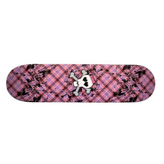 Skateboard Crâne rose et os croisés avec les coeurs et l'arc