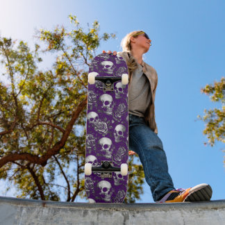 Skateboard Crânes et Roses Violet Gothique
