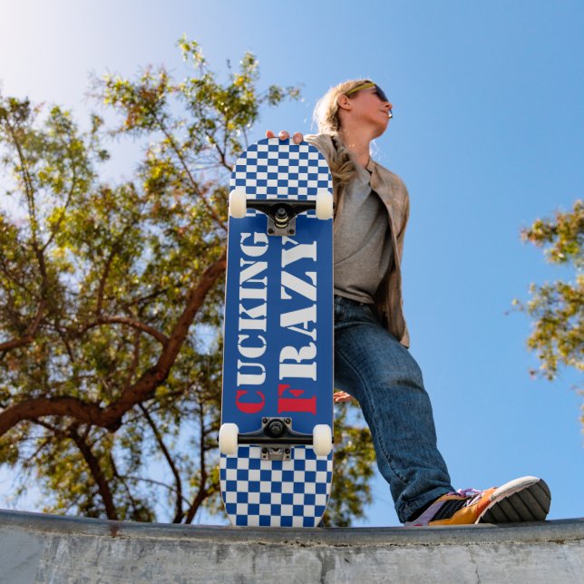 Skateboard Cucking Frazy bleu et blanc (Extérieur 1)