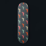 Skateboard Dachshund Silhouettes Wiener Amoureux des chiens<br><div class="desc">Dachshund Lover's Skateboard. Motif aux silhouettes colorées avec des chiens laveurs aux cheveux longs, à poils durs et lisse. Visitez le Doodle World de Jenn pour encore plus de produits avec ce design amusant Doxies, ainsi que plus de cadeaux thématiques pour chiens de races.</div>