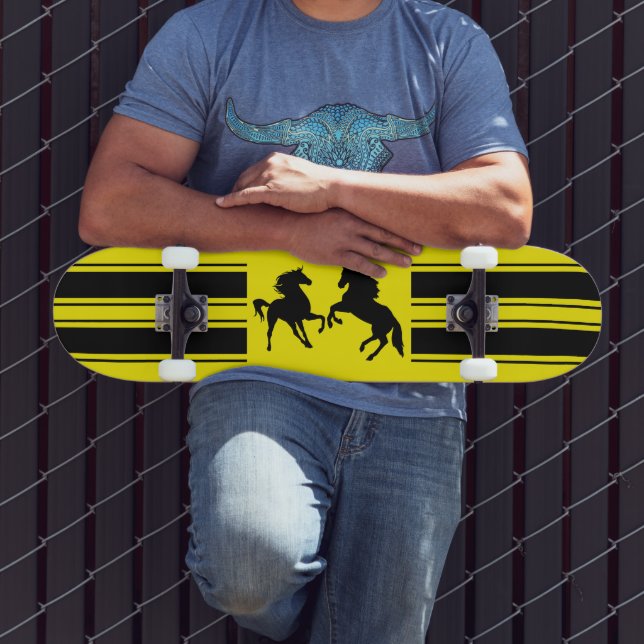 Skateboard de chevaux sauvages noirs - Couleurs pe (Extérieur 3)