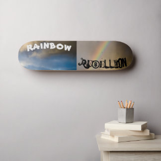 skateboard de la rébellion arc-en-ciel