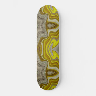 Skateboard de pintura amarilla con beige