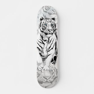 Skateboard de tigre blanc immaculé