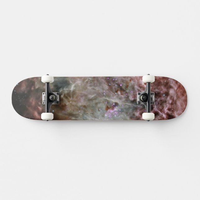 Skateboard Des Clusters Étoiles Au Centre De La Nebula De Fla (Horz)