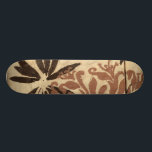 Skateboard Design de crayon floral avec Feuilles tawny<br><div class="desc">Ce dessin au pochoir de feuilles floraux à la coloration tonique a un aspect rustique arrière - plan, lui donnant une atmosphère vintage. Un original de Jennifer Goldberger, cette impression ferait un cadeau extraordinaire pour quelqu'un qui aime l'atmosphère rustique de pièces comme celle-ci!</div>