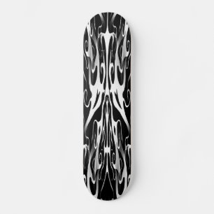 Skateboard Design élégant de tatouage tribal - blanc sur noir