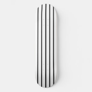 Skateboard Design en rayures blanches et noires