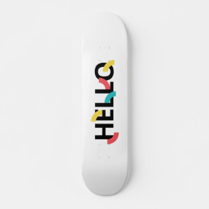 Skateboard Design moderne, amusant, ludique, coloré de Hello