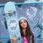 Skateboard Dolphins bleus Mandala Maritime<br><div class="desc">bleu blanc mandala aqua dauphins mer vie animal tribal océan plage magique imaginaire maritime élégant nautique maritime</div>