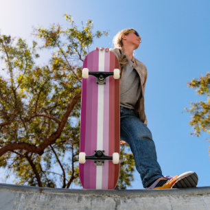 Skateboard Drapeau de fierté lesbienne de SlipperyJoe féminin