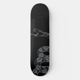 Skateboard Drapeau de Gadsden Ne Marchez pas sur Moi Gris
