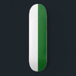 Skateboard Drapeau de Saxe (État allemand)<br><div class="desc">Cette conception est ornée du drapeau de la Saxe, qui est un état enclavé de l'Allemagne. La Saxe borde les Etats allemands du Brandebourg, de la Saxe-Anhalt, de la Thuringe et de la Bavière, ainsi que les pays de la Pologne et de la République tchèque. La capitale de la Saxe...</div>