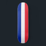 Skateboard Drapeau français (France)<br><div class="desc">Ce dessin est orné du drapeau national de la France (officiellement République française, République française), un pays composé de France métropolitaine en Europe occidentale et de plusieurs régions et territoires d'outre-mer. La zone métropolitaine de France s'étend de la mer Méditerranée à la Manche et à la Mer du Nord, et...</div>