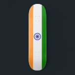 Skateboard Drapeau indien (Inde) (Pays d'Asie du Sud) (Bharat<br><div class="desc">Ce dessin présente le drapeau national de l'Inde (officiellement connu sous le nom de République de l'Inde), un pays d'Asie du Sud. L'Inde est la démocratie la plus peuplée du monde. L'Inde a des frontières terrestres avec le Pakistan à l'ouest, la Chine, le Népal et le Bhoutan au nord, et...</div>