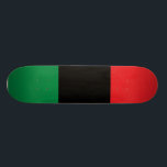 Skateboard Drapeau panafricain de l'UNIA<br><div class="desc">Le drapeau panafricain - aussi connu sous le nom de drapeau de l'UNIA,  le drapeau afro-américain,  le drapeau de libération noire et d'autres noms divers est un drapeau tricolore composé de trois bandes horizontales égales de (du haut vers le bas) rouge,  noir et vert.</div>