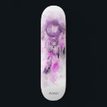 Skateboard *~* Dream Catcher. Shamanic de la tribu des Boho s<br><div class="desc">* Western BOHO American Watercolor Abstrait Dream Catcher Journey with nice Feathers as a Shamanic symbole for a Native American Spiritual Healer or BOHEMIAM design. * * *** Les couleurs sont pour la plupart PURPLE et MAGENTA sur BLANC. Ce design ésotérique populaire boho créatif abstrait attrapeur de rêve moderne et...</div>