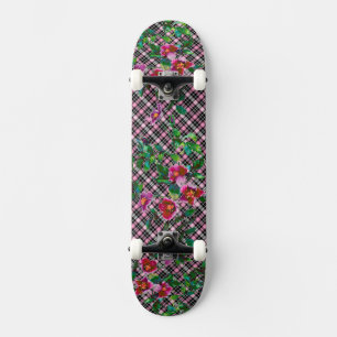 Skateboard Elégante couleur magenta rose fleurons rose
