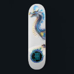 Skateboard *~* Élément AP88 Dragon métallique élémentaire<br><div class="desc">(Code de recherche AP88 pour trouver des articles similaires ) Transfert facile vers d'autres produits Zazzle. DRAGON Élément Élémentaire avec ANNEAU de FEU / FLAMES / FLAME et MONOGRAMME INITIAL pour votre nom - Conserver ou modifier ou supprimer le texte. Cette Fierce Popular skateboard de tendance chinoise style personnalisé pro...</div>