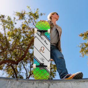 Skateboard Élément du symbole Leo Zodiac par Kenneth Yoncich