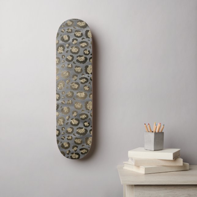 Skateboard Empreinte de léopard Glittery sur Glossy Grey (Art mural)